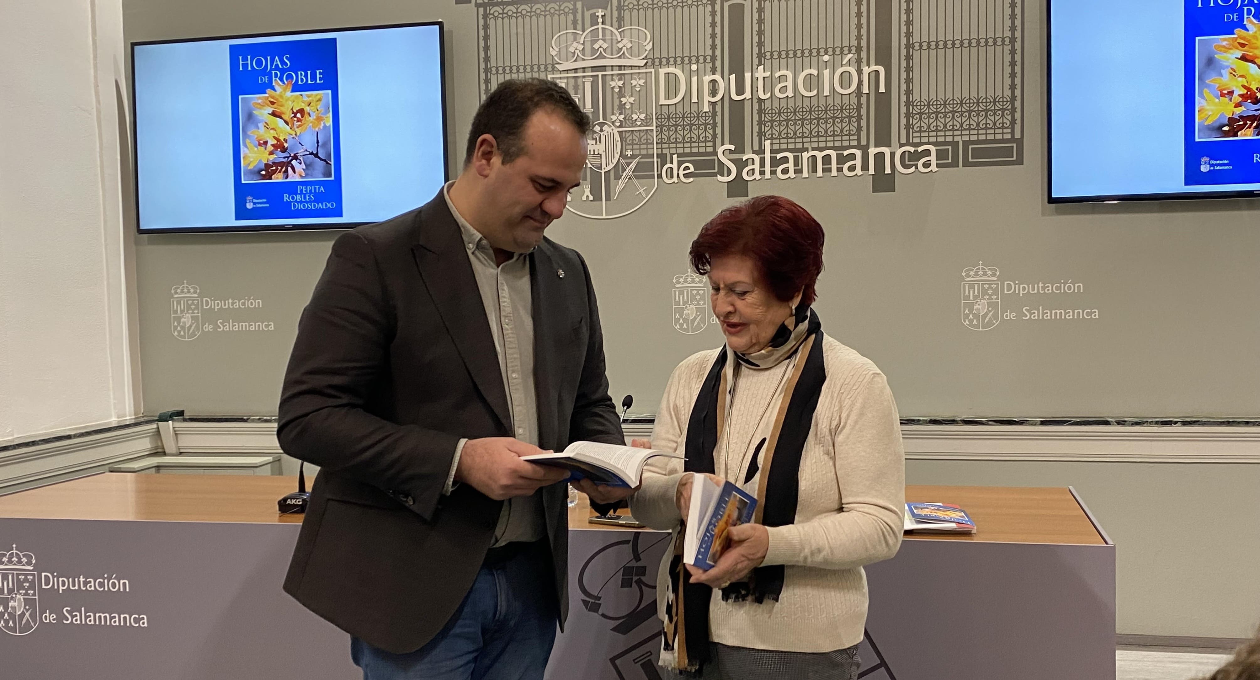 El Área de Cultura abre el año editorial con la presentación de Hojas de Roble, de Pepita Robles