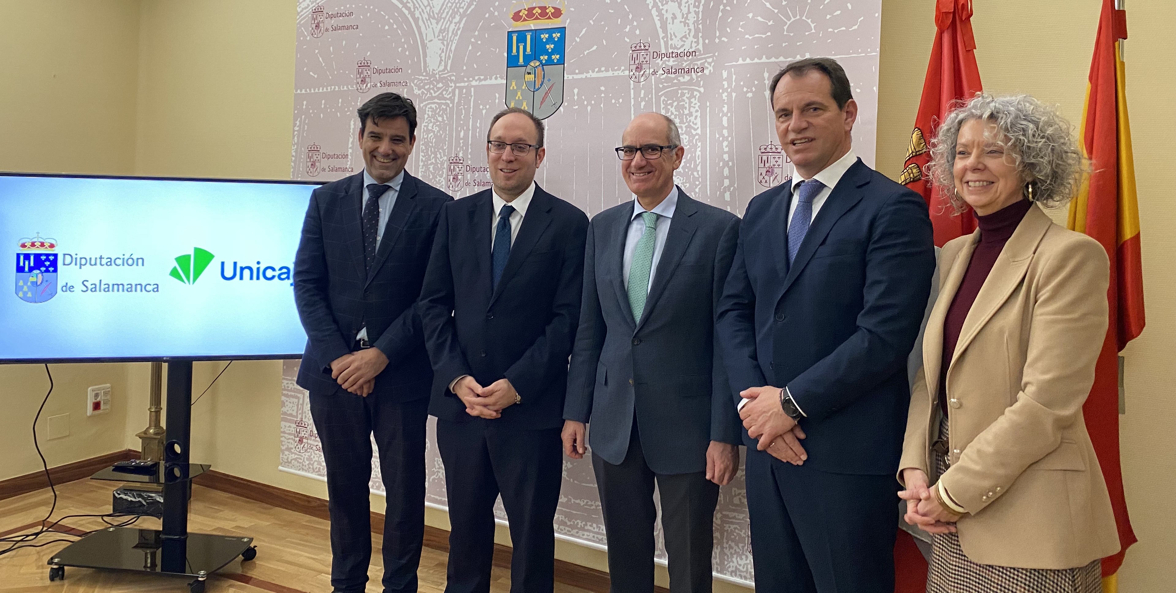 Diputación y Unicaja anticiparán a los ayuntamientos mediante una operación de tesorería hasta 36 millones de euros 