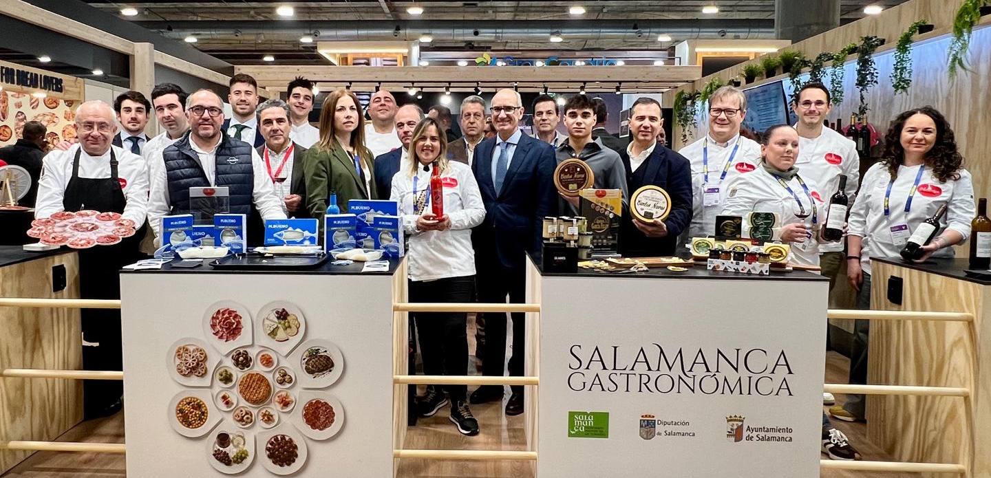 Javier Iglesias junto a los participantes de Salamanca en Bandeja