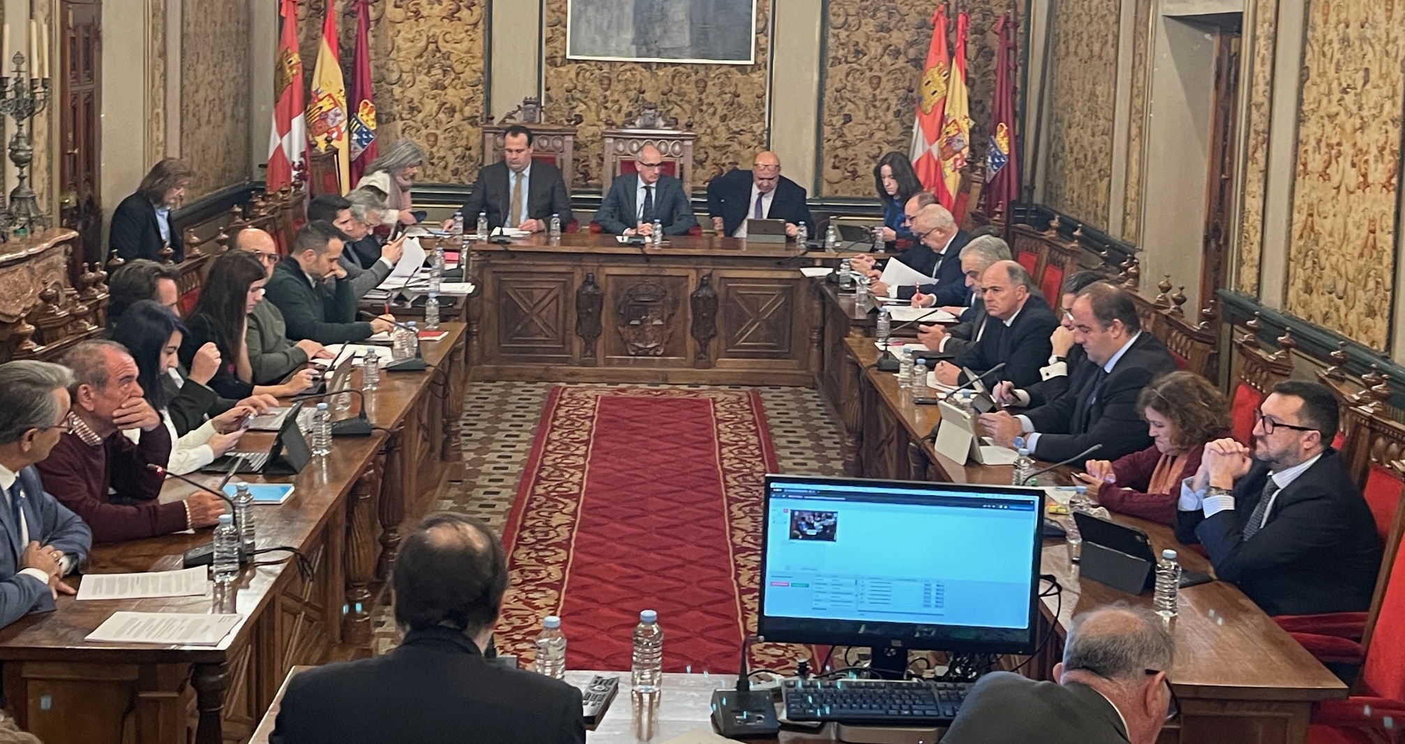 El pleno extraordinario de la Diputación aprueba el Presupuesto General 2026 y el Plan Estratégico de Subvenciones